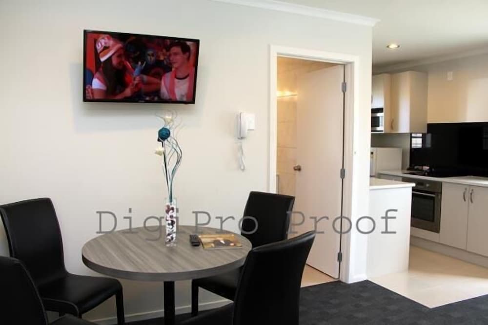 Auckland Phoenix Palm 22/32
