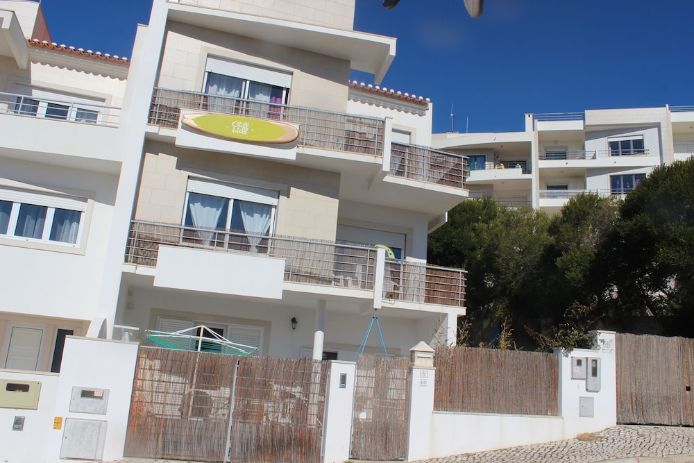 Ericeira Chill Hill Hostel & Private Rooms 3/50