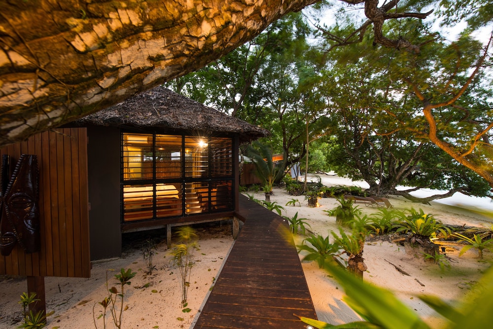 Barrier Beach Resort - Adults Only in SARAOTOU