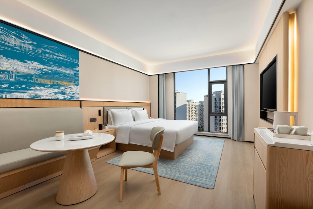 Elegant, King Bed