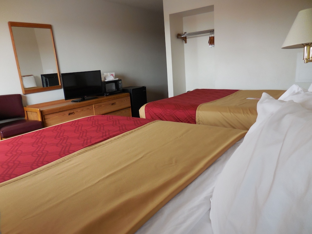 Travelodge by Wyndham Escanaba 21/46
