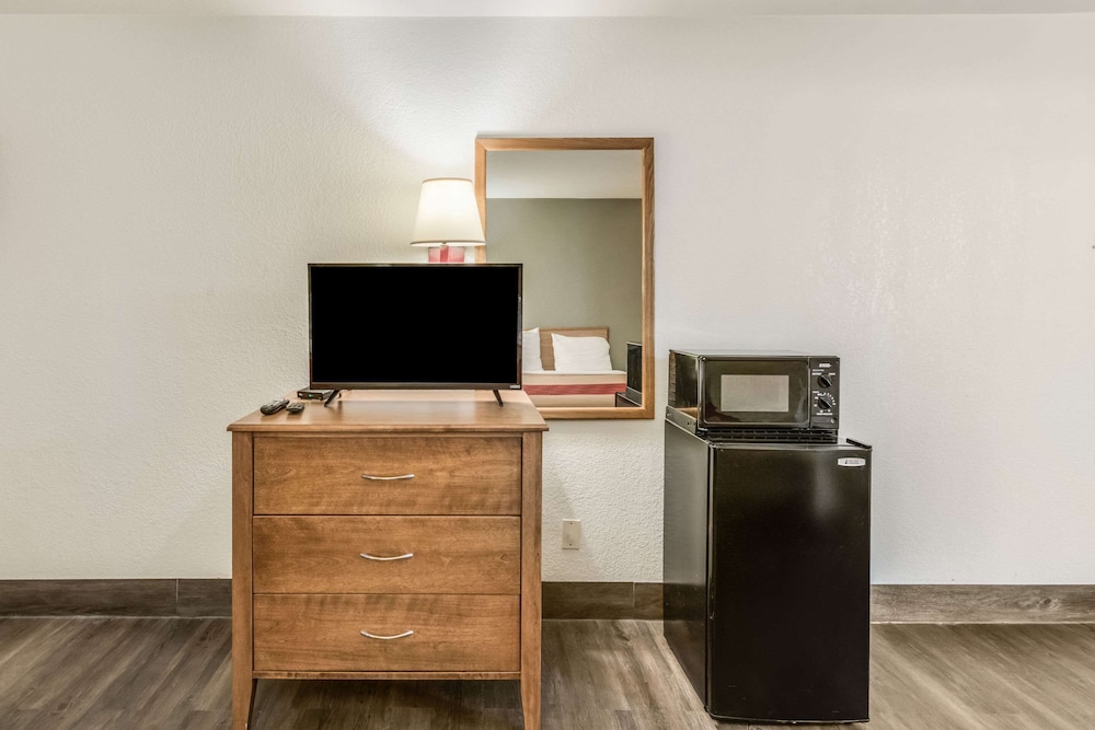 Econo Lodge Truman Inn 41/48