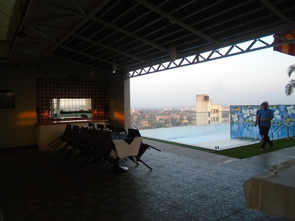 Hotel Vrishali Executive 44/61