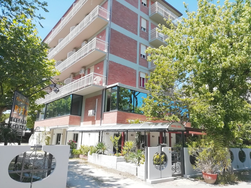 Hotel Rita 3/40