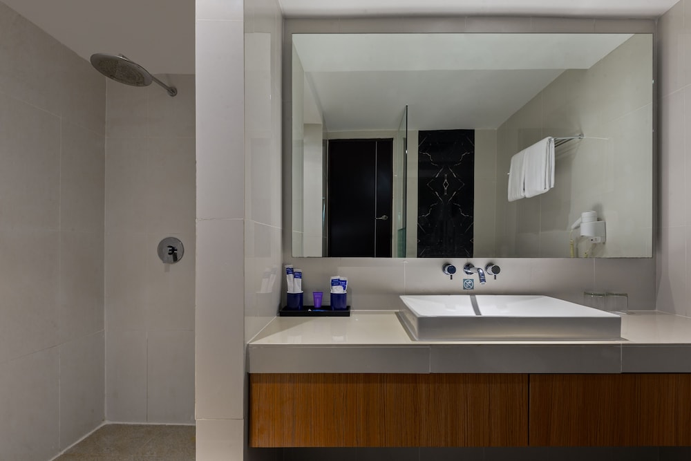 Aston Inn Cilacap 48/49