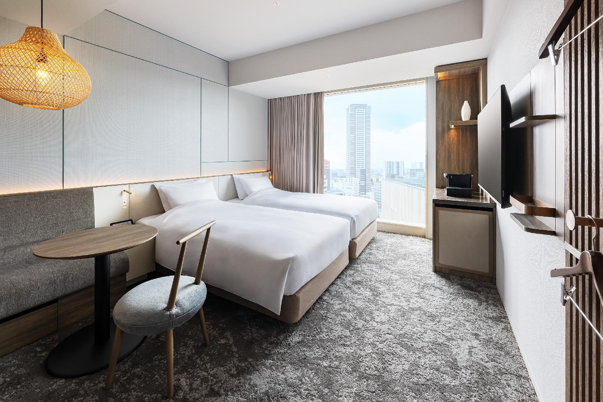 Universal, Twin Beds