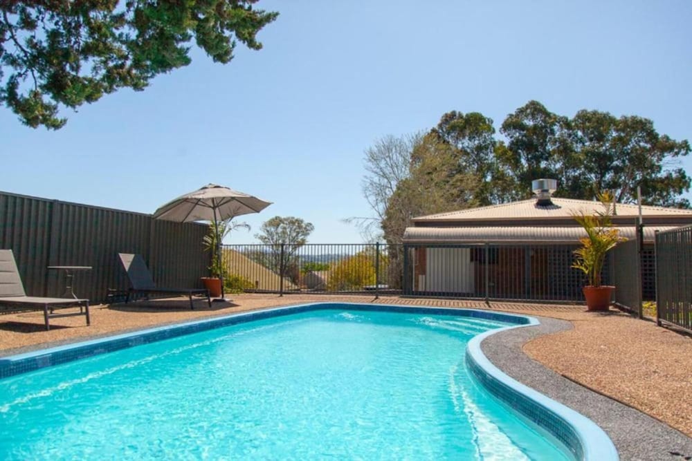 Bega Downs Motor Inn 3/44