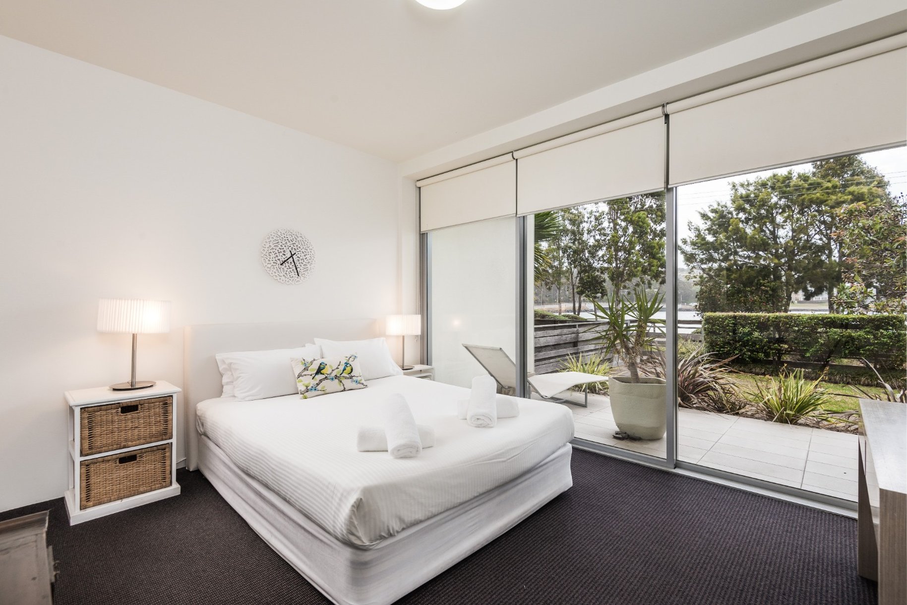 2 Bedrooms, Town House, Lake Side