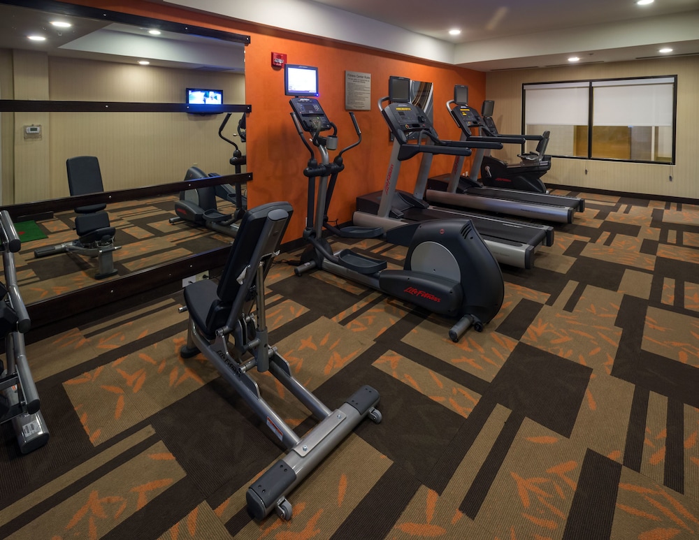 Courtyard By Marriott Winston-Salem Hanes Mall 33/66
