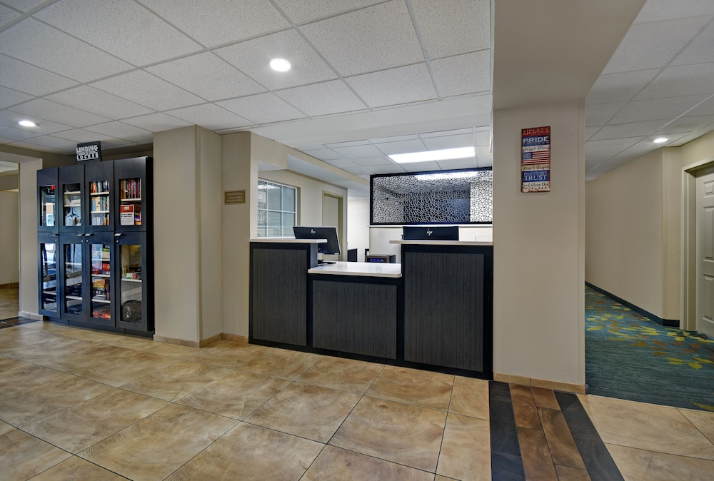 CANDLEWOOD SUITES COLUMBIA-FT. JACKSON 11/62