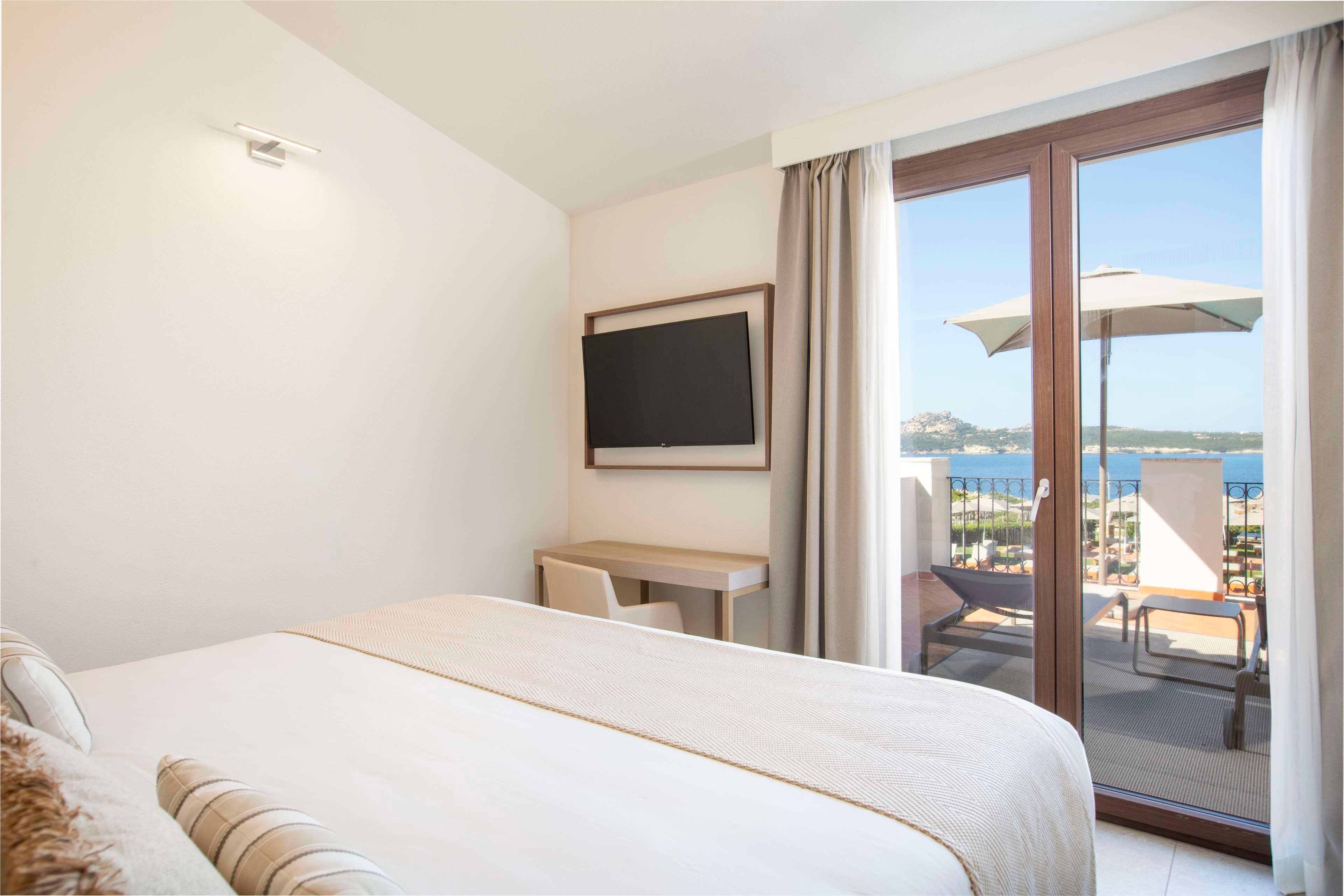 1 BEDROOM, SIGNATURE, SUITE, KING BED, SEA VIEW, TERRACE