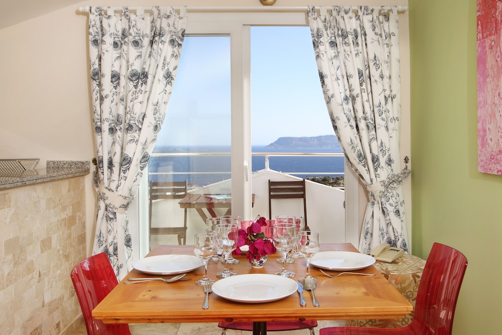 Saylam Suites 24/66
