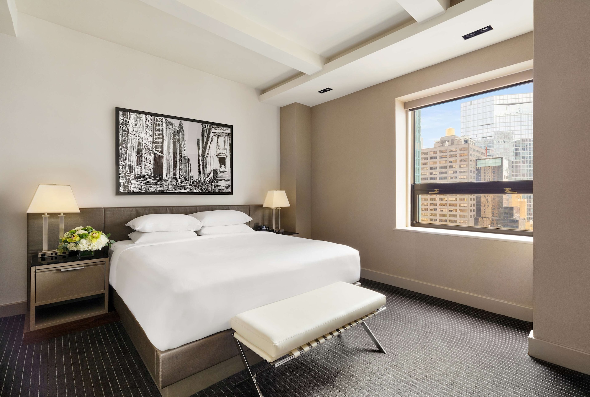 Suite, Corner