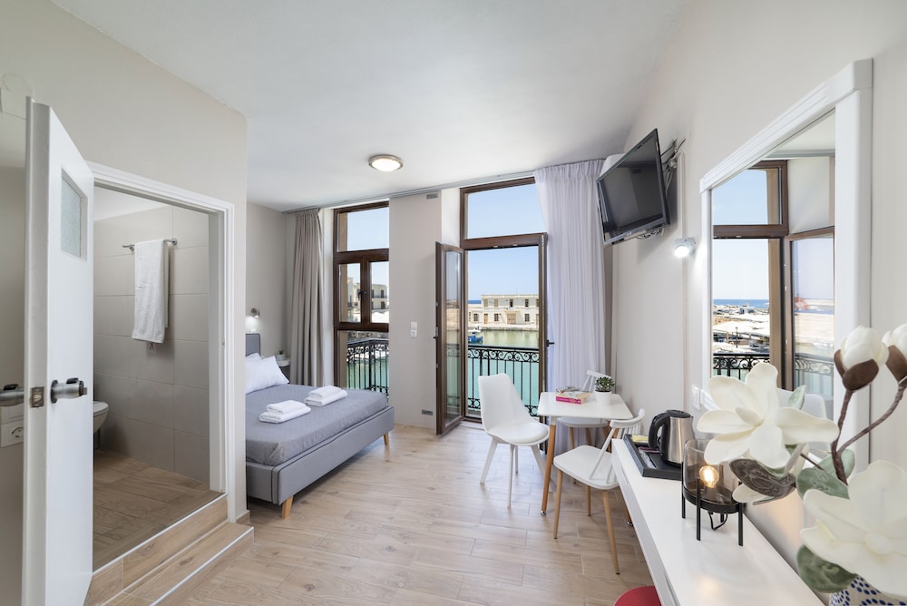 Faros Beach Hotel 32/42