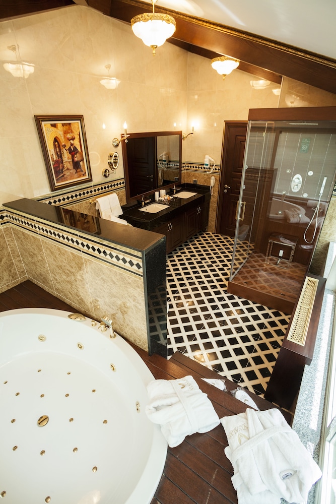 Vivaldi CE Gold Hotel 31/67