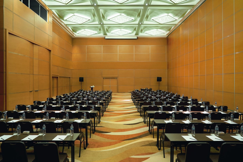 Movenpick Hotel & Convention Centre KLIA 45/63