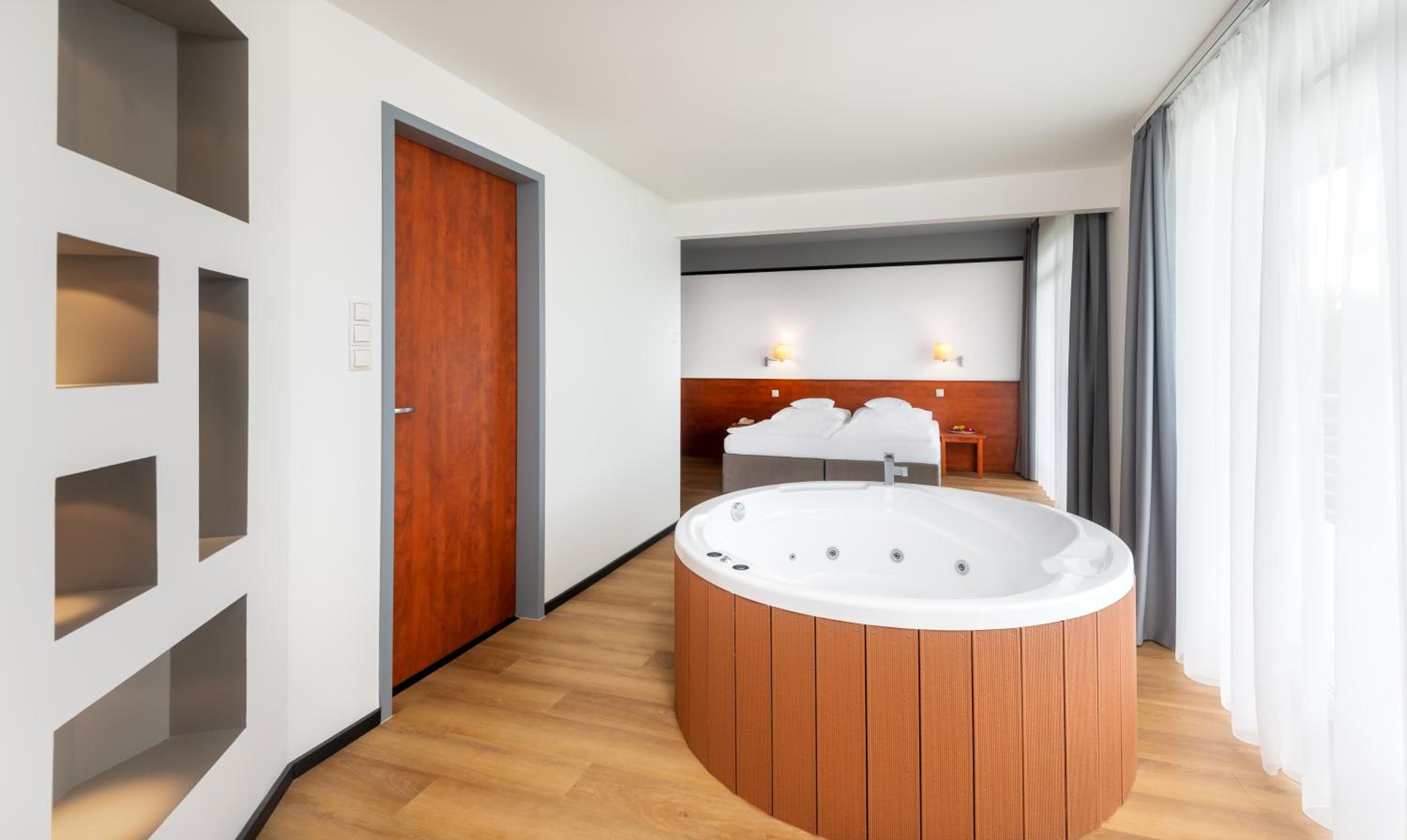 Presidential, Suite, Living Area, Jetted Tub, West Wing