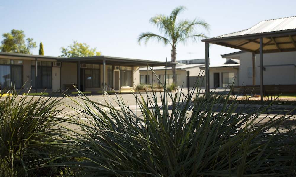 Vine Inn Barossa 49/53