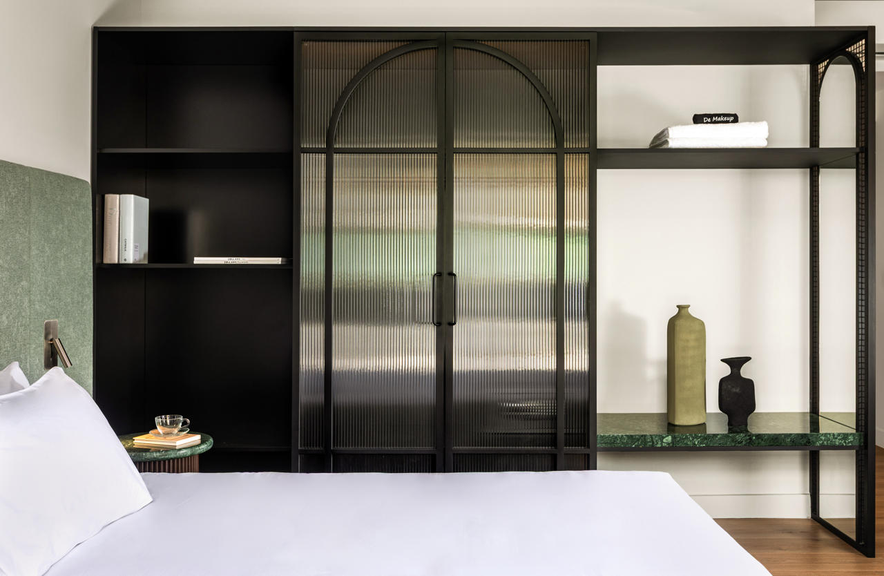 ZEA URBAN LIVING 46/46