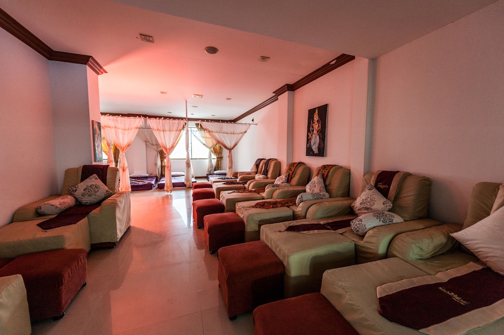 SMILING HOTEL AND SPA 33/50