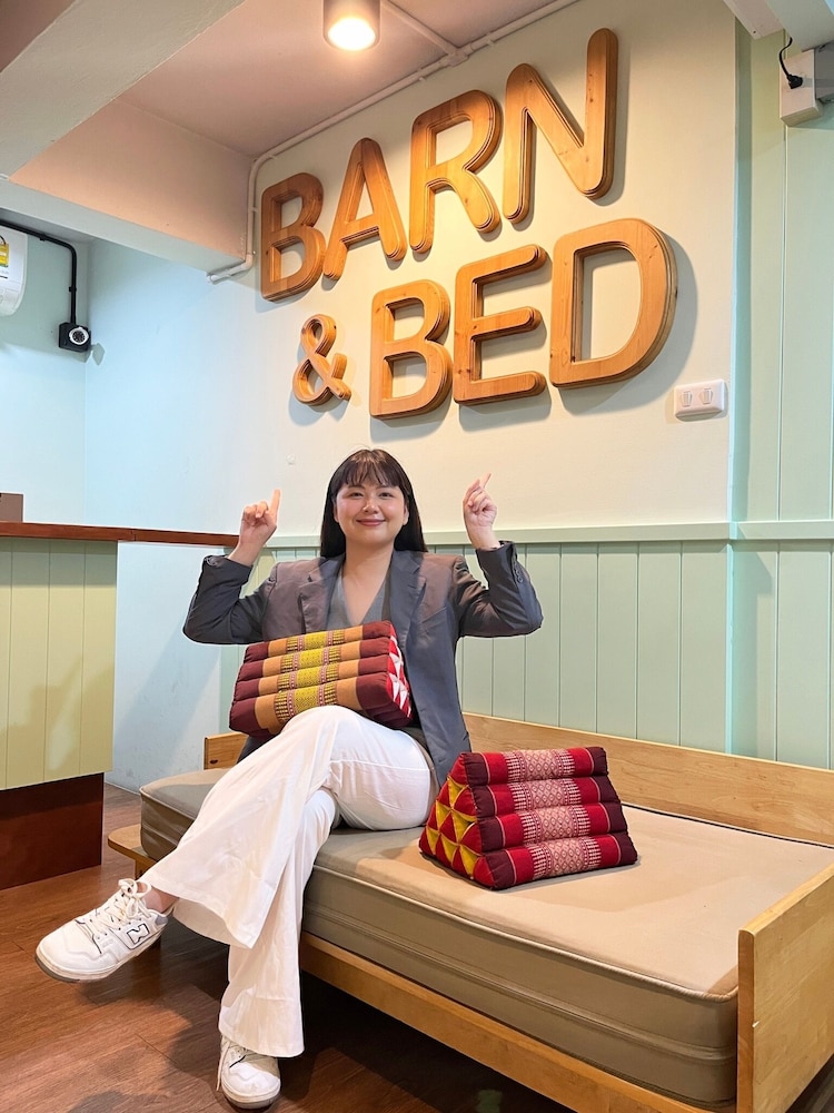 Barn And Bed Hostel 30/50