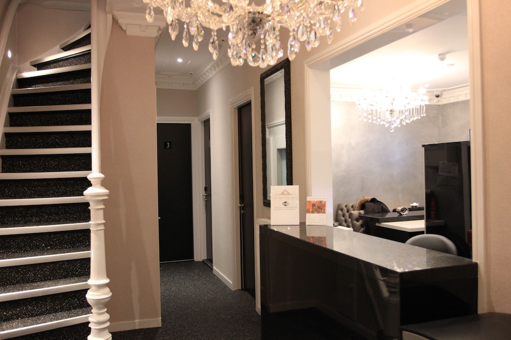Sara S Boutique Hotel 21/22