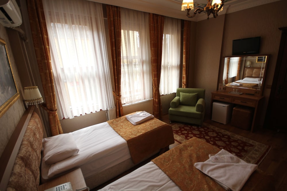 Tashkonak Hotel 45/77