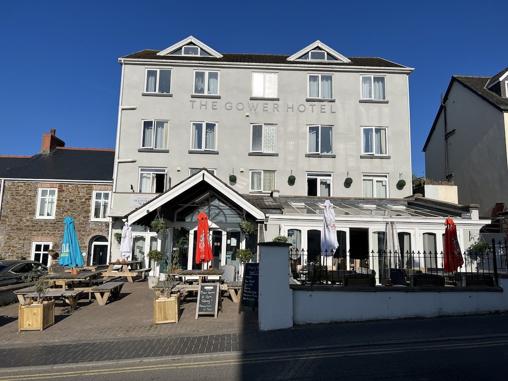 The Gower Hotel 4/35