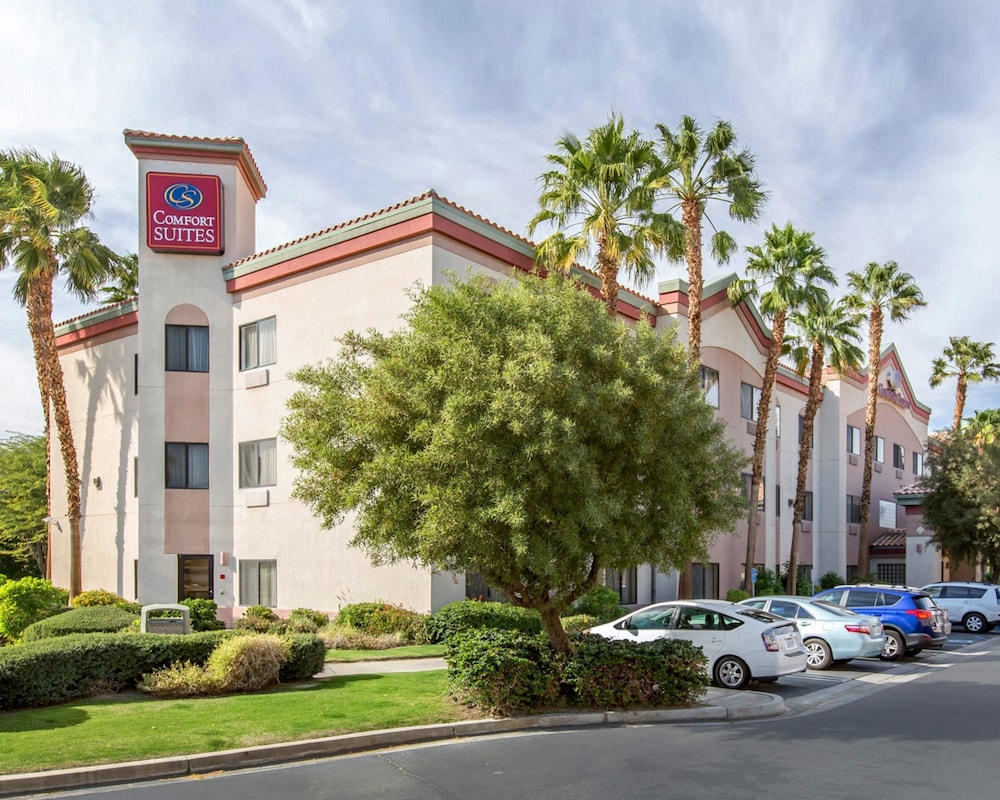 Comfort Suites Palm Desert I-10 2/32