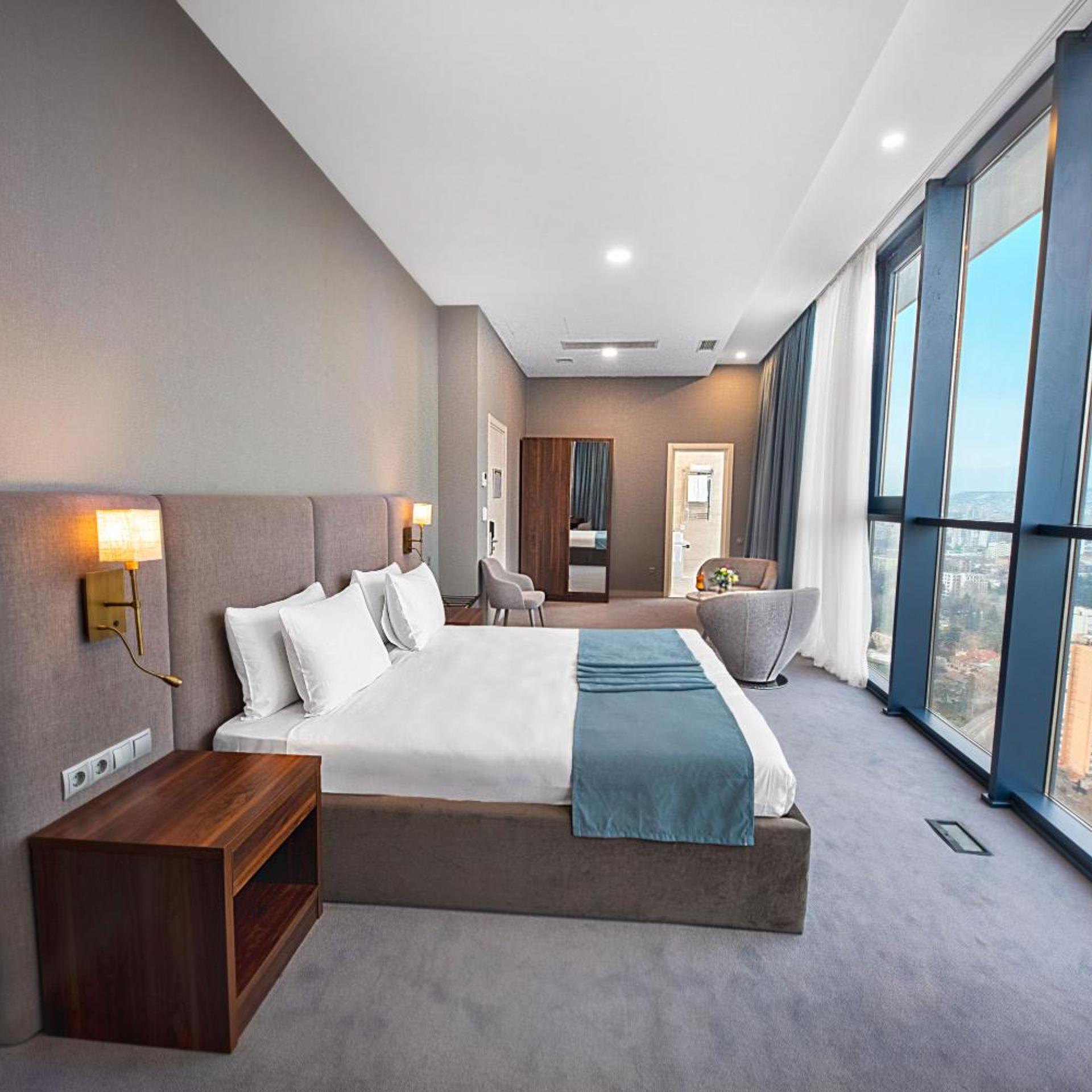 Executive, Suite