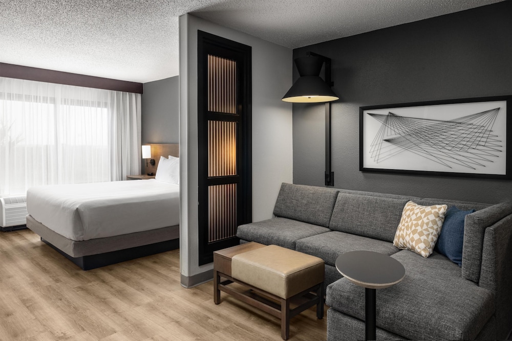 Hyatt Place Orlando Airport 39/59