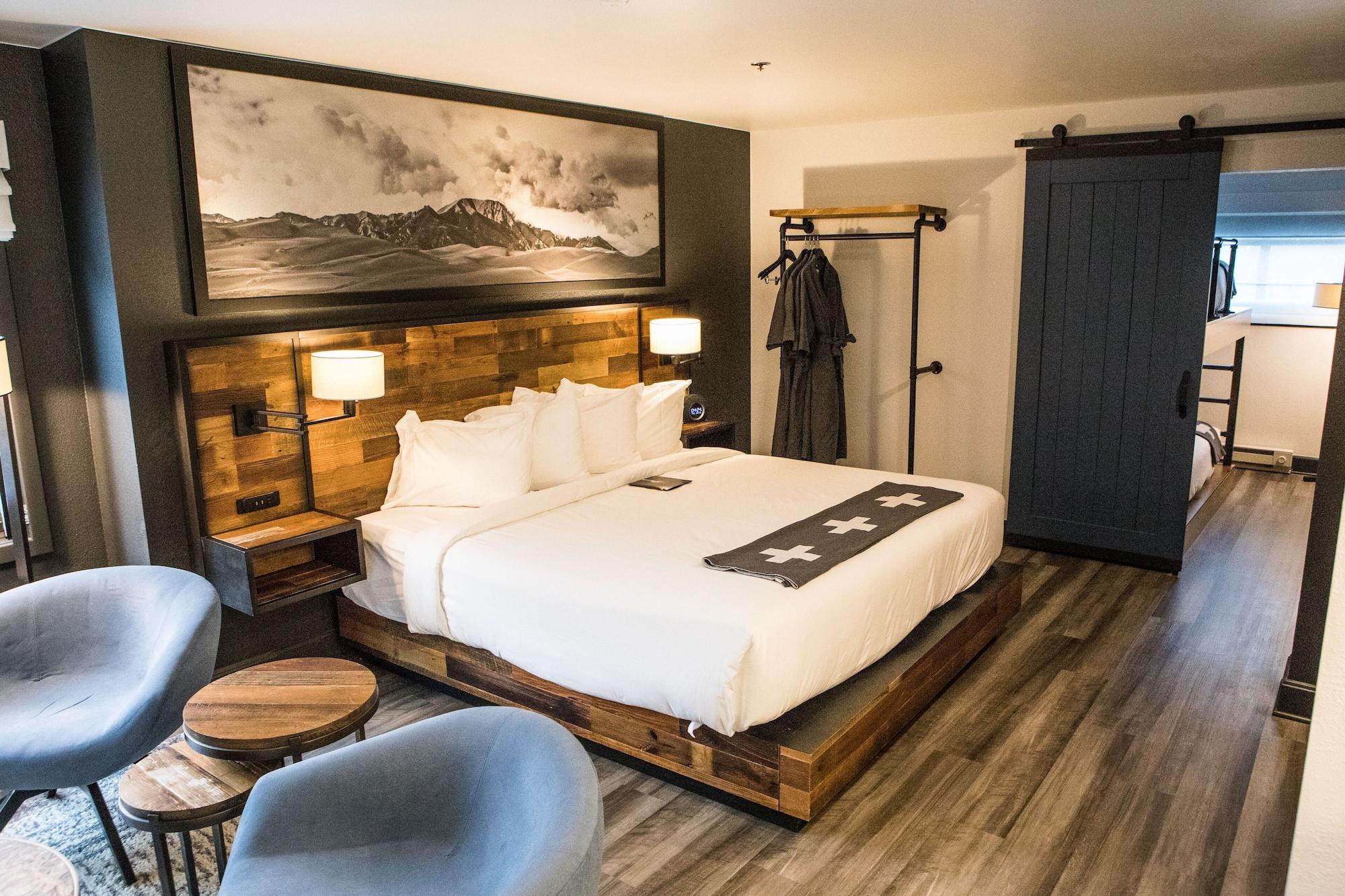 Suite, Multiple Beds