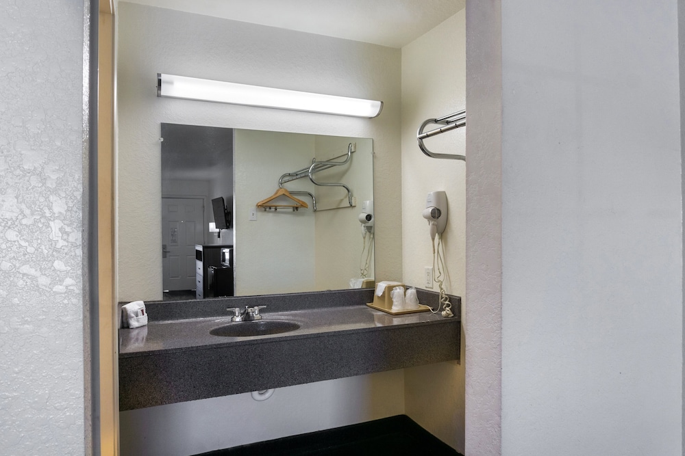Oyo Inn And Suites Medical Center San Antonio 20/47