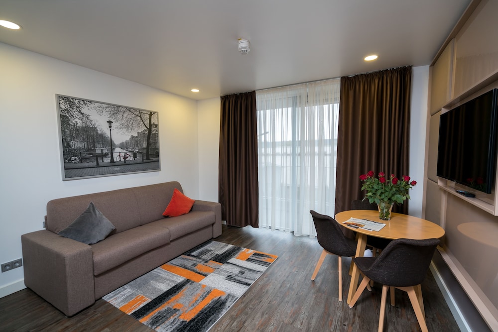 Kreis Residenz Munchen 42/65