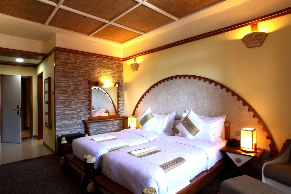 Nega Bonger Hotel 9/41