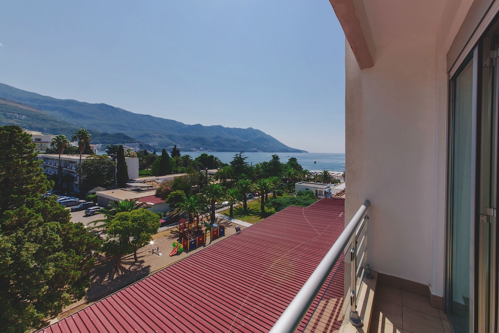 Hotel Montenegro Beach Resort 11/81
