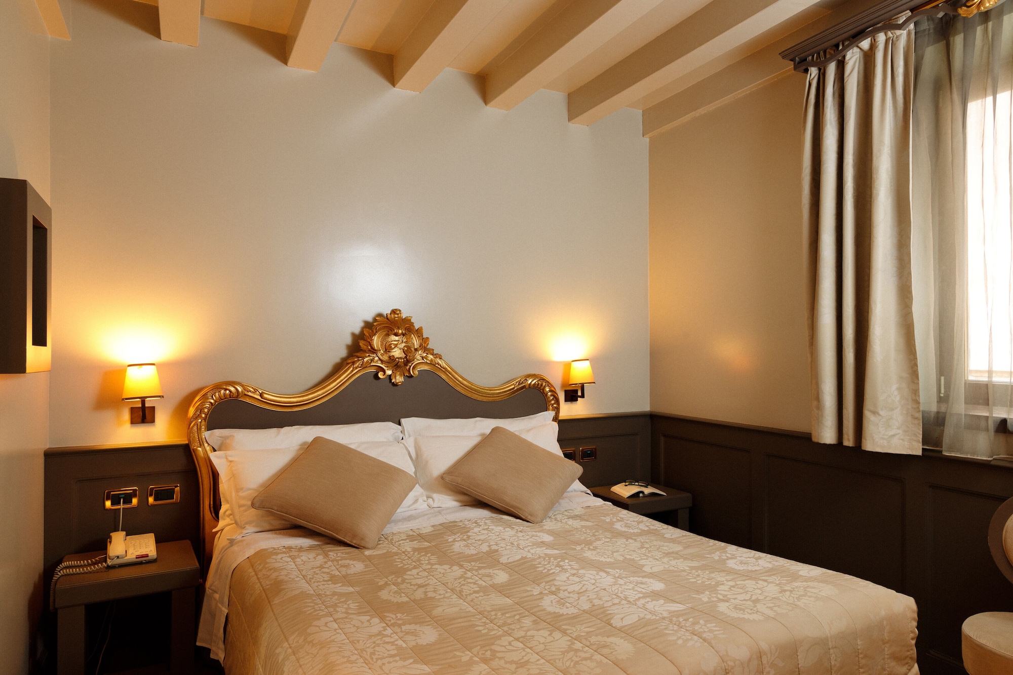 CLASSIC, DOUBLE OR TWIN BED