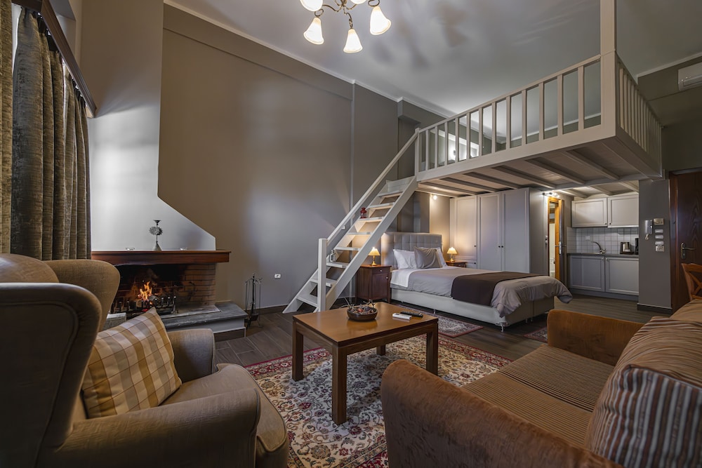 Ef Zin Studios and Suites 27/43