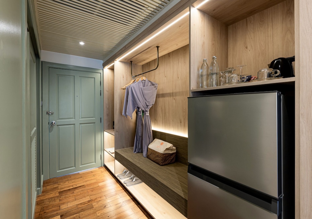 2 BEDROOMS, DELUXE