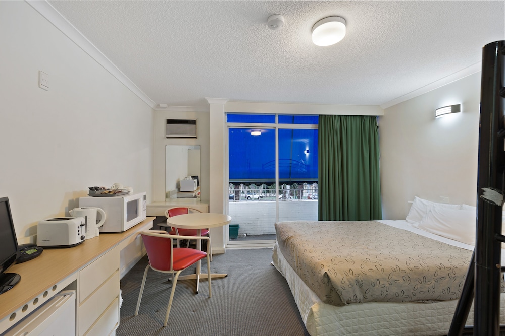 Alexander Motor Inn & Apartments 37/60