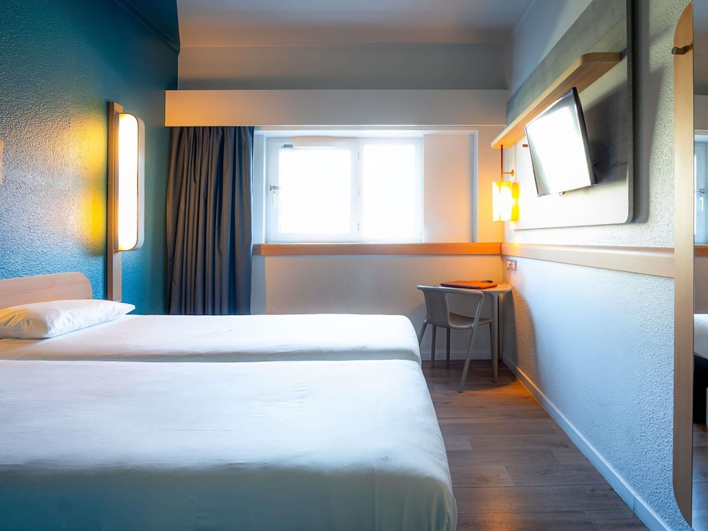 IBIS BUDGET PARIS PORTE DE PANTIN 23/64