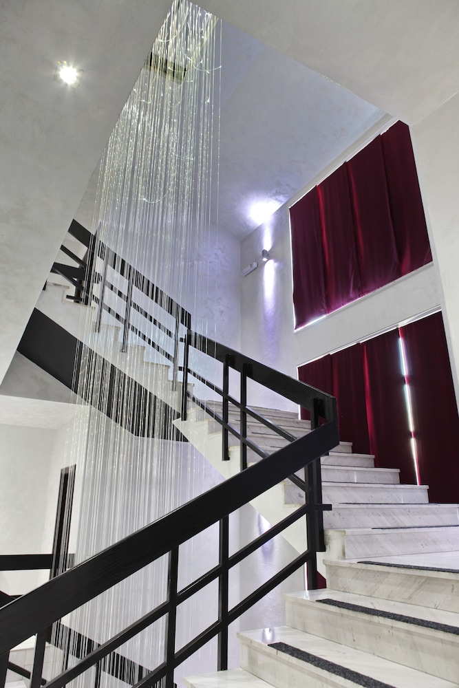 Side One Design Hotel 7/60