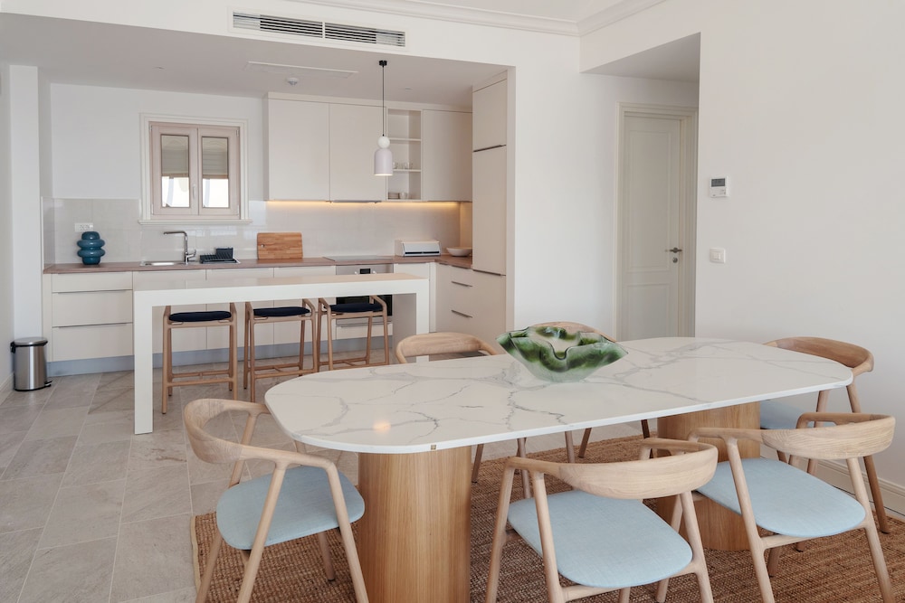 Lustica Bay Vacation Homes 30/50