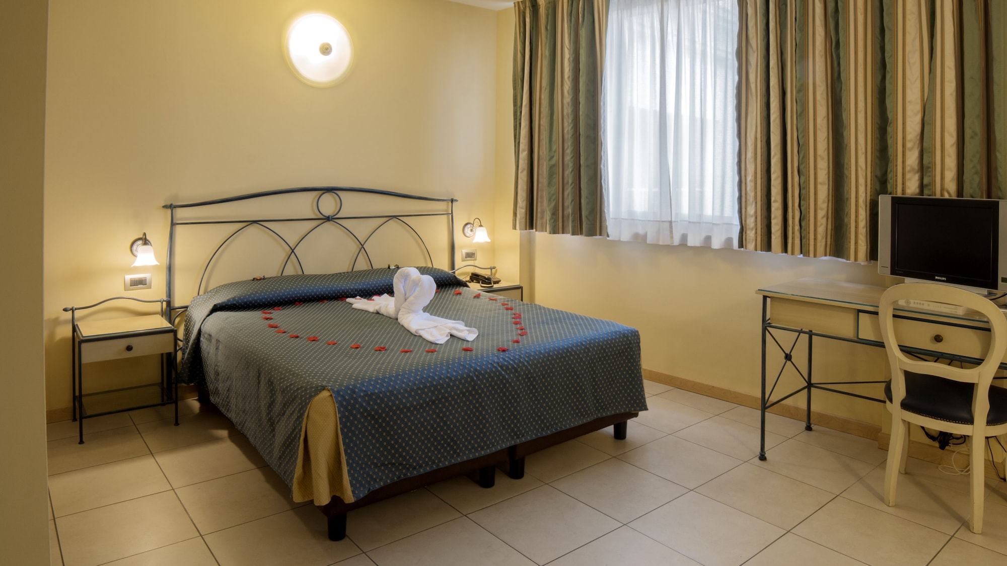 Standard, Double or Twin Bed, Hotel Lovere Resort And Spa 6/10