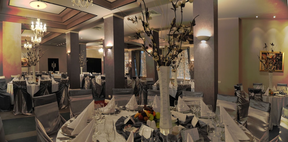 Dumbrava Hotel 61/70