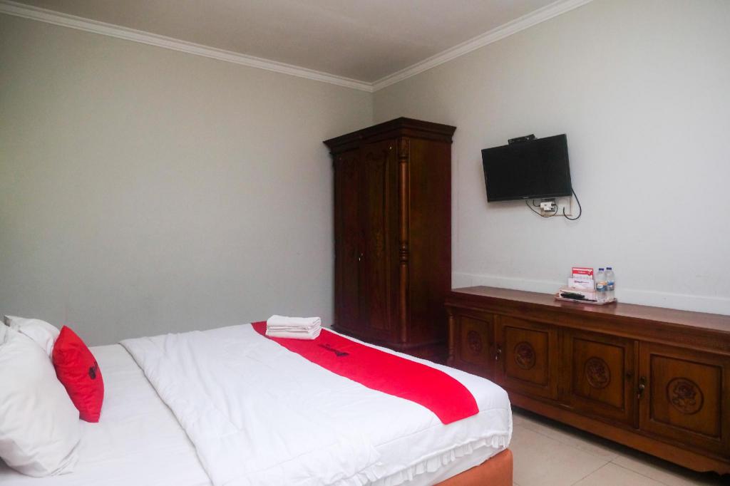 Reddoorz Near Adisucipto Airport 2 14/36