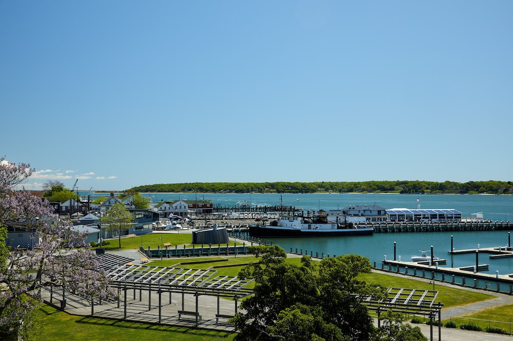 The Harbor Front Inn 17/42