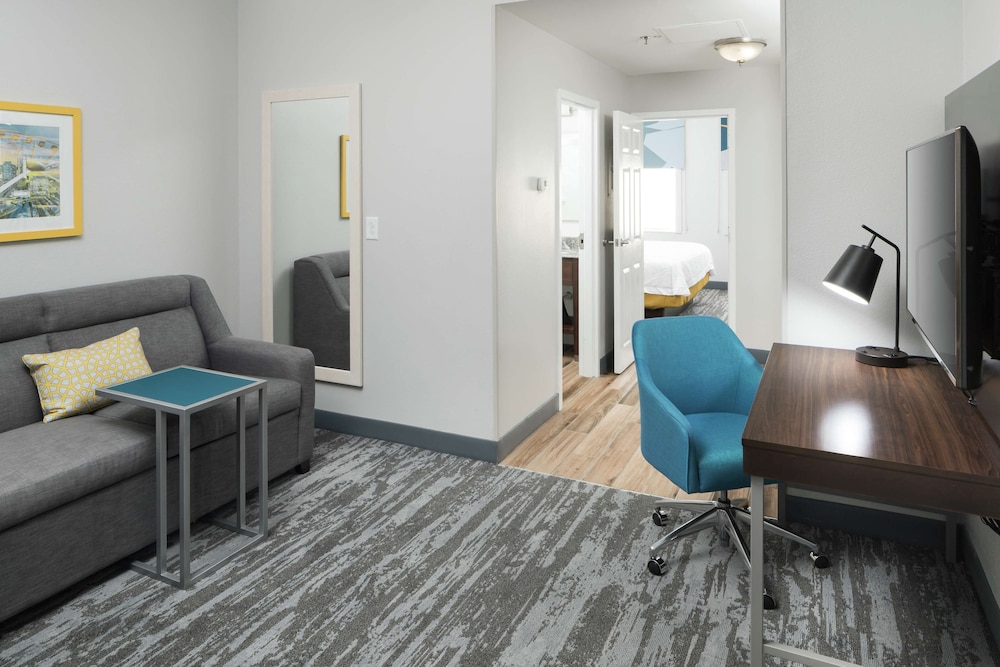 Hampton Inn and Suites Atlanta Downtown 43/56