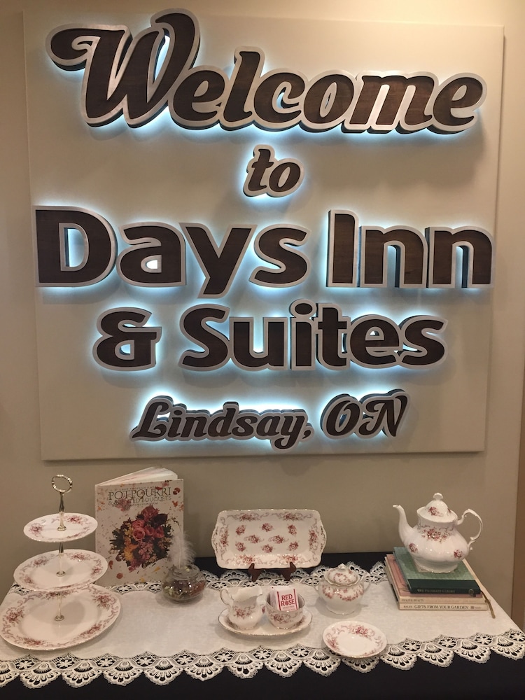 Days Inn & Suites By Wyndham Lindsay 41/43