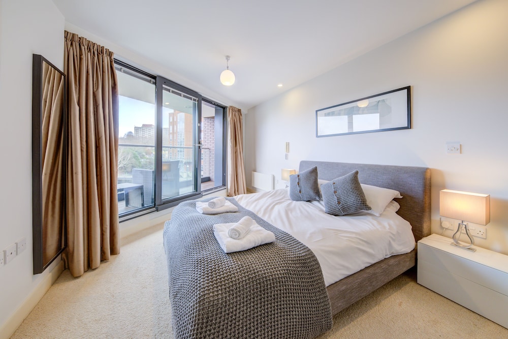 Cleyro Serviced Apartments - Finzels Reach 15/50